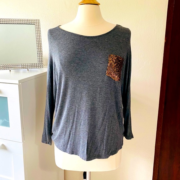 Grey long sleeve tee with bronze sequin pocket - Picture 1 of 4